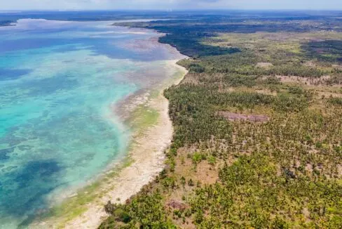 Prime Coastal Escape in Muyuni, Zanzibar with Unmatched Beachfront Access - Image 1