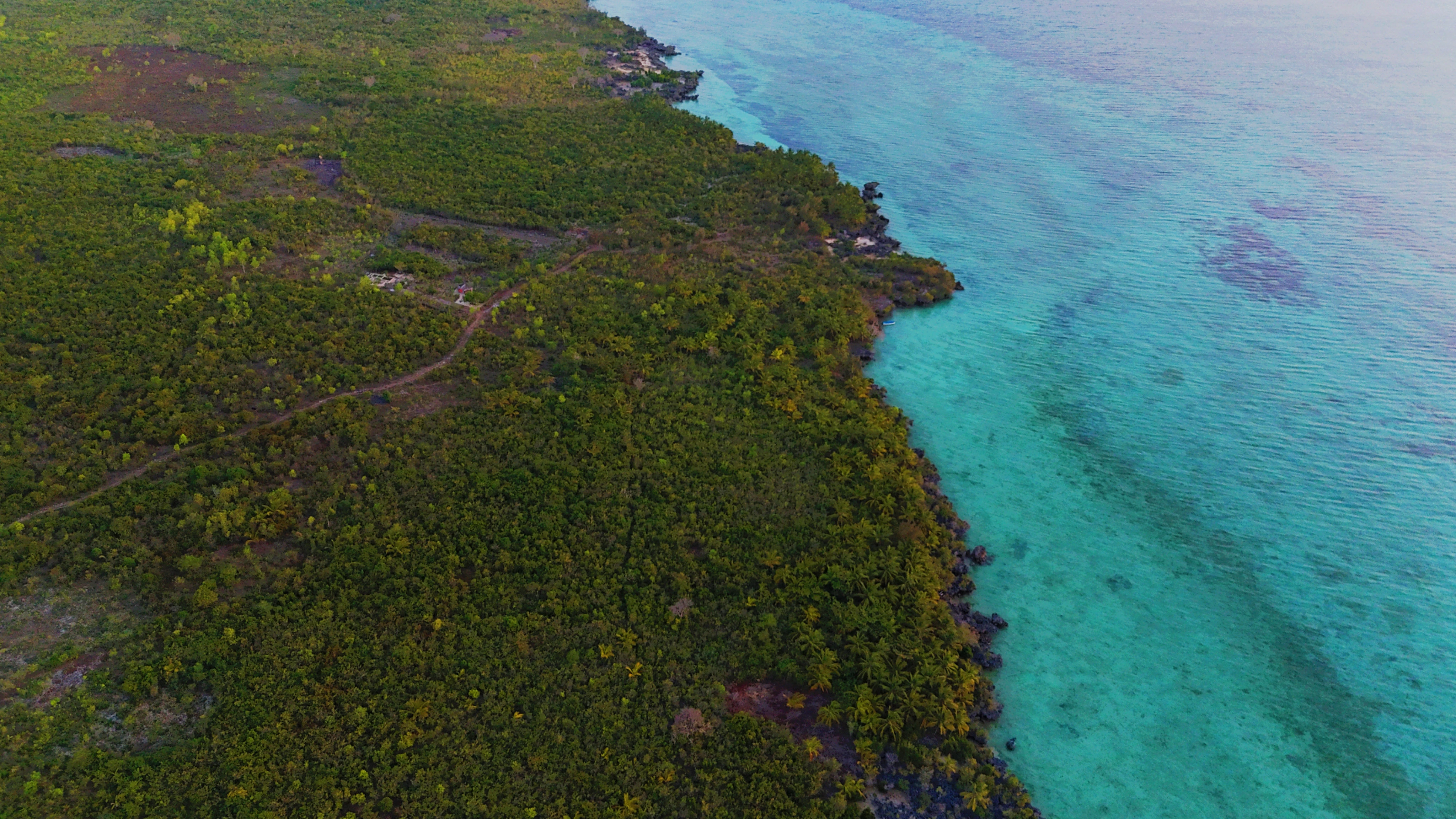 Exceptional 12,500 Sqm (3.1 Acre) Plot on Exclusive Uzi Island - Image 1