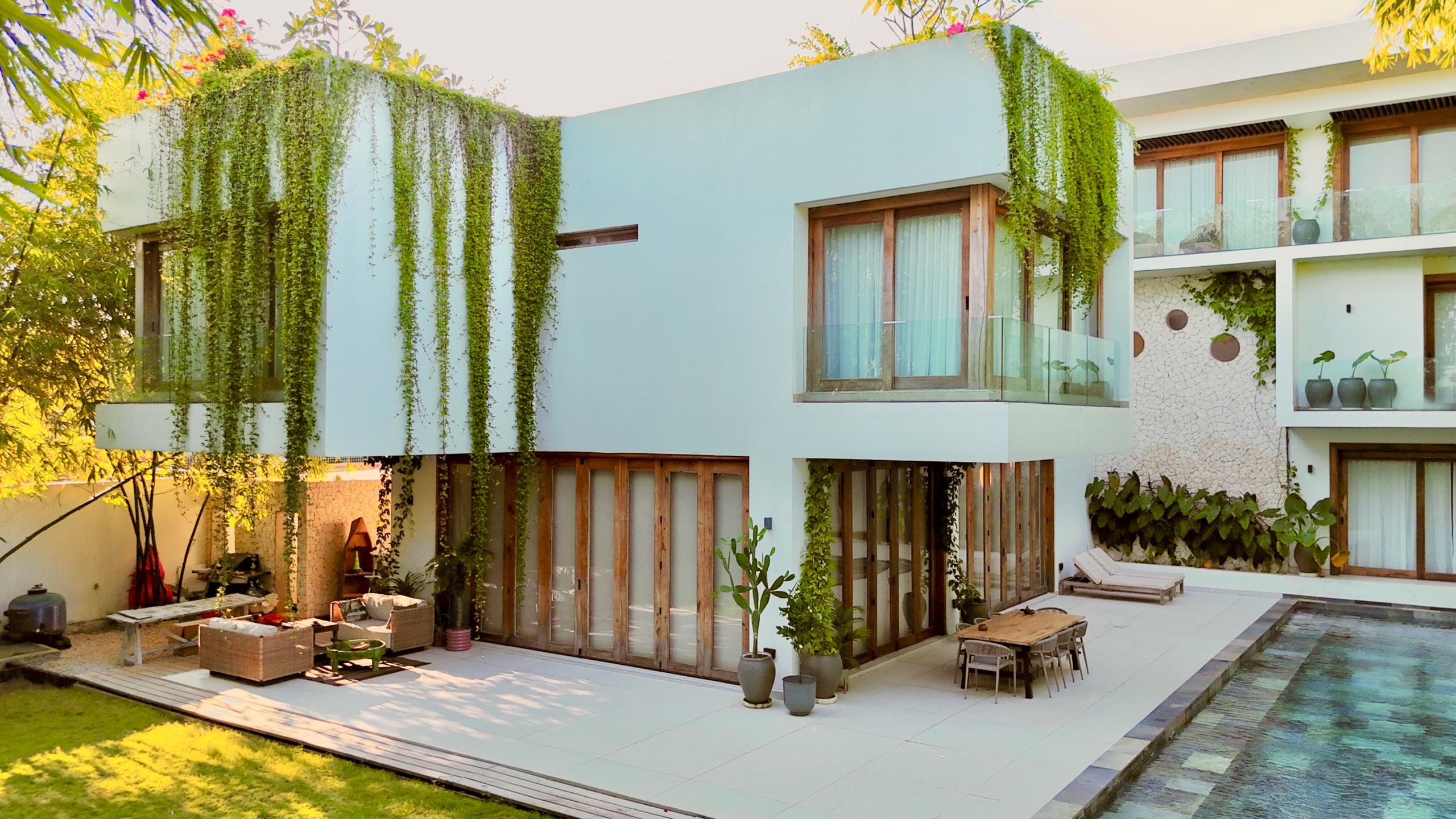 Zanzibar Diplomatic Residence: Dual Pools & Rooftop Oasis